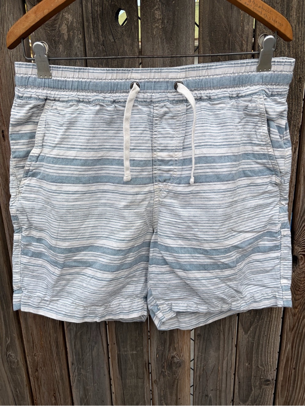 Lucky Brand Men's Striped Drawstring Swim Shorts in Light Blue and White Size M
